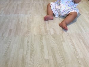 赤ちゃんが安全な床